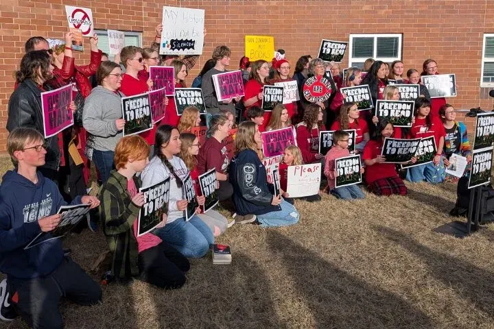 Minnesota School District Settles Lawsuits, Agrees to Return Banned Books to School Library Shelves