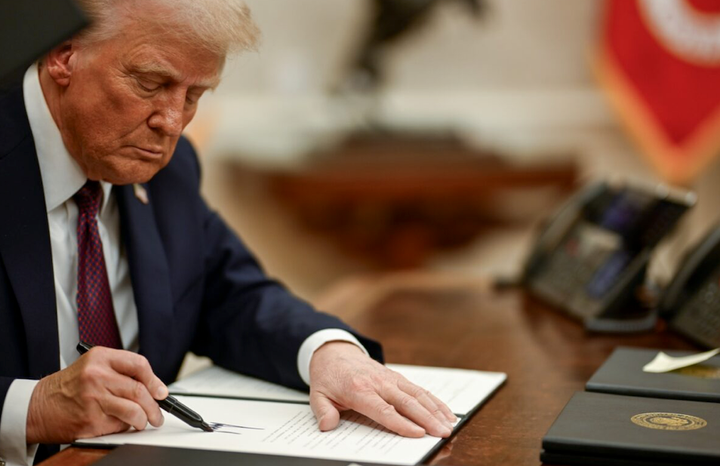How to Lose a Country in 100 Days